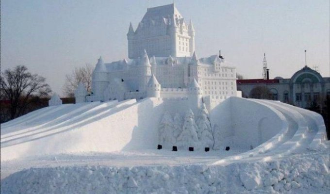 Снежные скульптуры (30 фотографий)