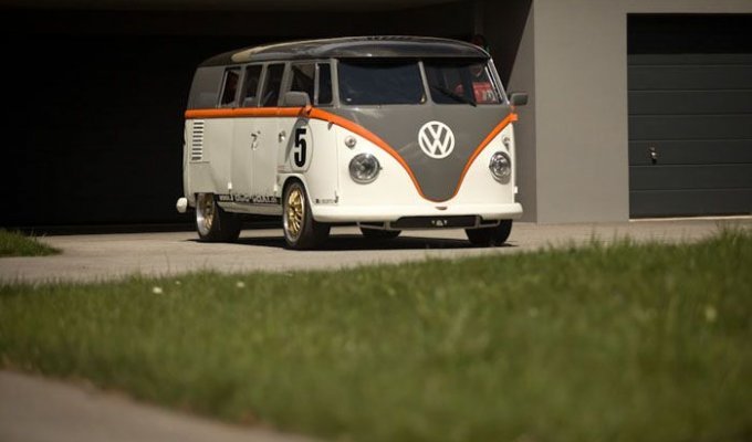Volkswagen T1 с начинкой от Porsche (44 фото + видео)