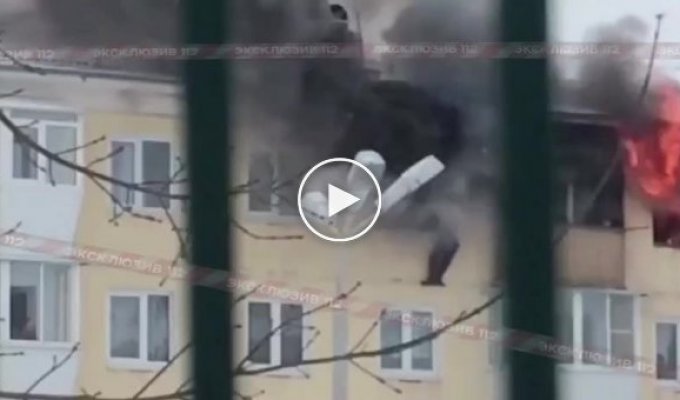 Спасение с горящей квартиры в Каменске-Уральском