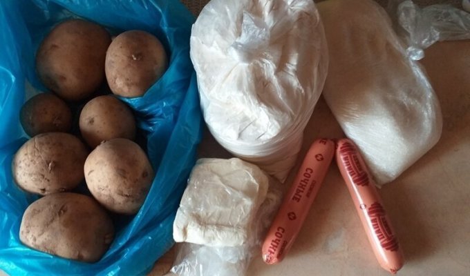 В Карелии детям-инвалидам на две недели выдали несколько картофелин и 2 сосиски (5 фото + 1 видео)
