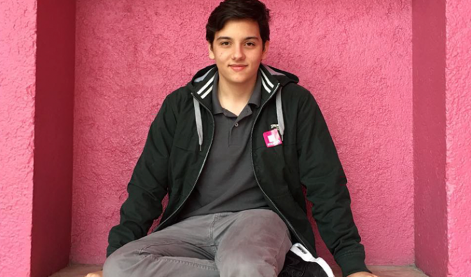 Мексиканский подросток изобрел лифчик, диагностирующий рак груди (8 фото + 1 видео)