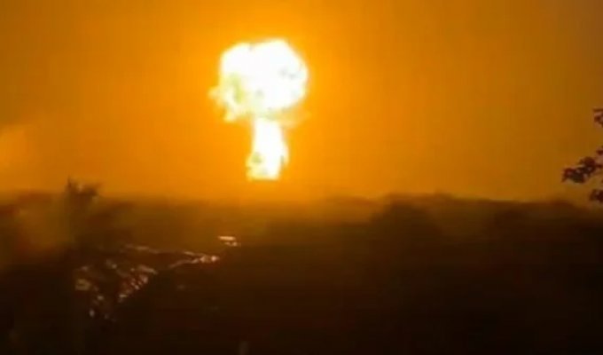 Извержение грязевого вулкана в Колумбии (1 фото + 4 видео)