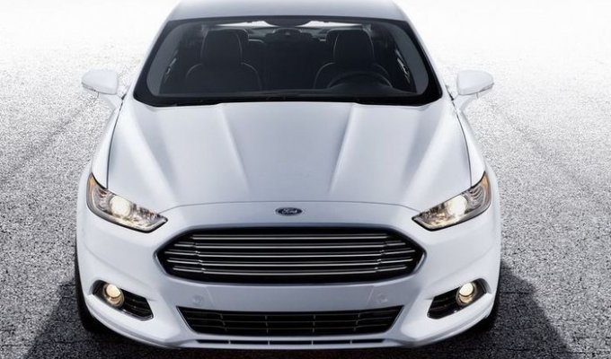 Компания Ford представила новый Ford Fusion в трех модификациях (78 фото)