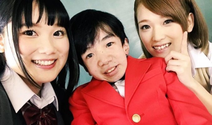Вы не поверите, но ему 24 года и он звезда фильмов для взрослых в Японии (11 фото)