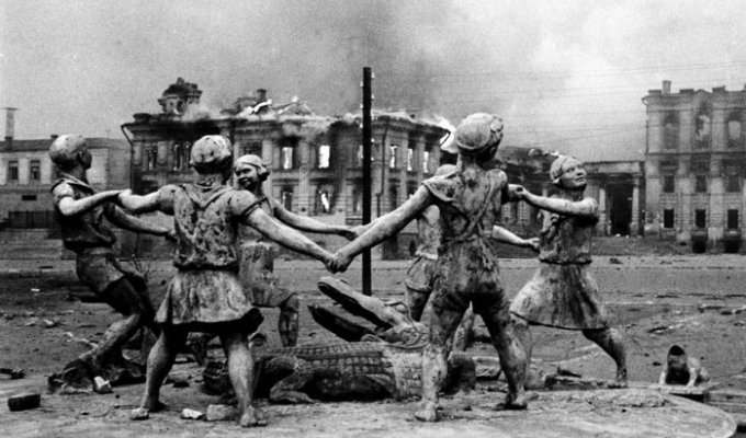 Кровопролитные сражения, повлиявшие на ход Второй мировой (11 фото)