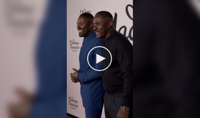 Актер Идрис Эльба и его восковой двойник