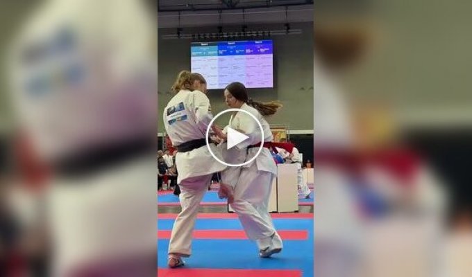 Knockout with a kaiten geri blow in kumite