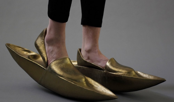 A selection of crazy pairs of shoes that hardly anyone will wear (17 photos)