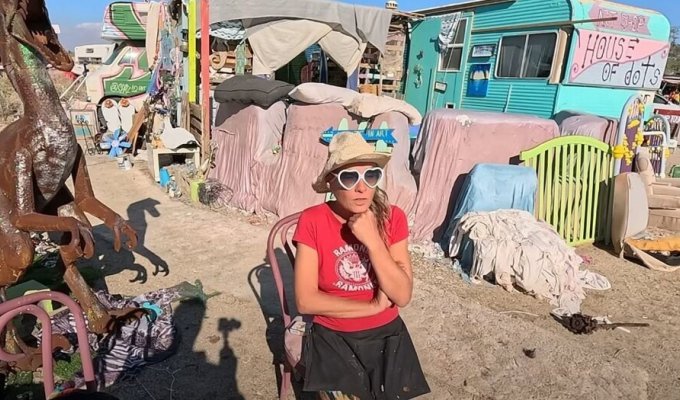 What the commune of Slab City, the last “free” city in America, looks like (11 photos + 1 video)