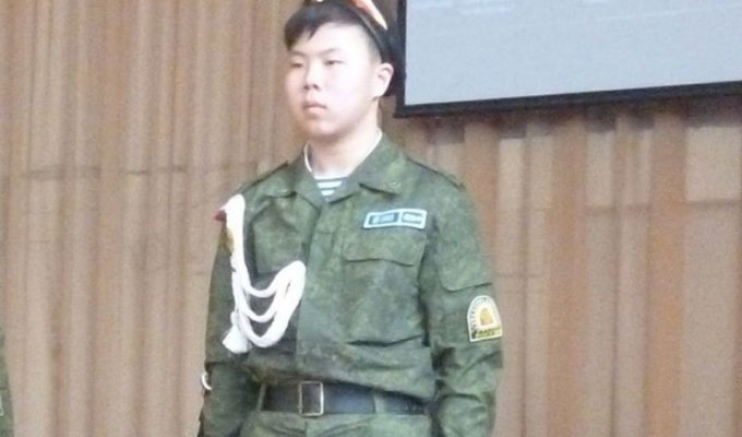 Пока один подросток с топором крушил школу в Улан-Удэ, другой - спасал детей (2 фото)