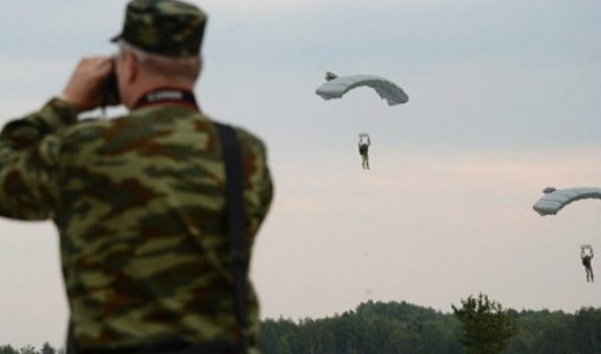 Армия РФ под Псковом репетировала пленение “солдат НАТО”