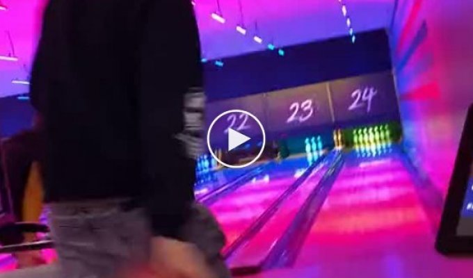 Bowling or how not to throw the ball