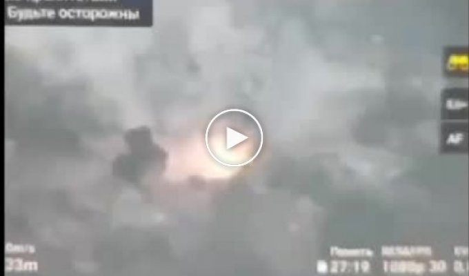 На видео наши защитники разносят российский склад с бк в Луганской области артиллерийским ударом