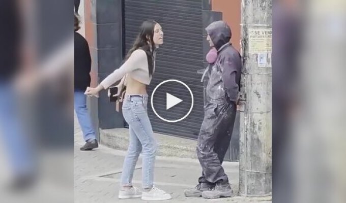 Эмоции против терпения: забавная сцена на улице