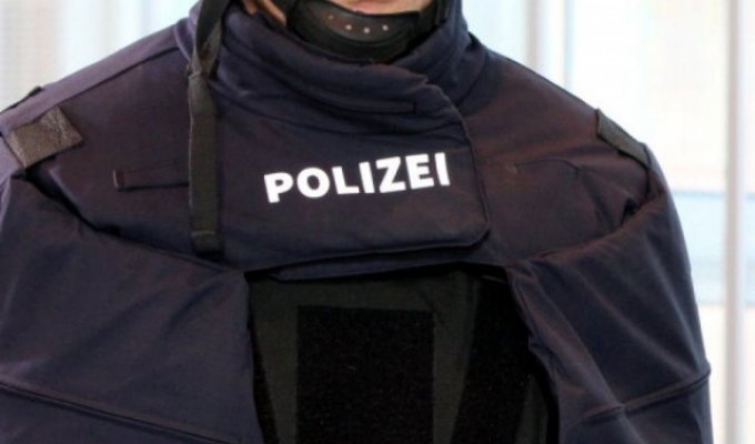 Подборка фотожаб на новый шлем Баварской полиции (20 фото)