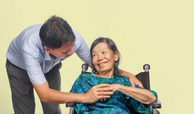 Китаец заботился о чужой бабушке и через 30 лет был вознаграждён (2 фото)