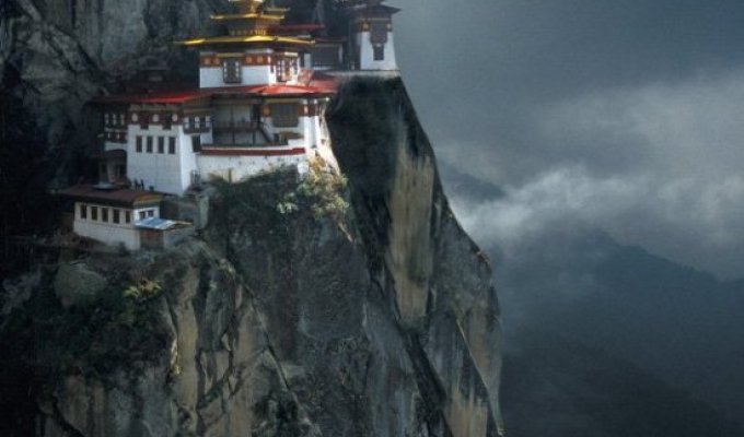 Монастырь в Бутане (24 фото)