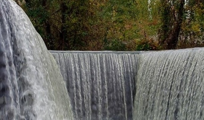 На Киевщине находится уникальный водопад, который не обозначен ни на одной туристической карте