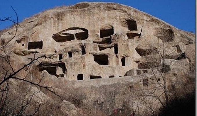 10 захватывающих домов в пещерах (10 фото)