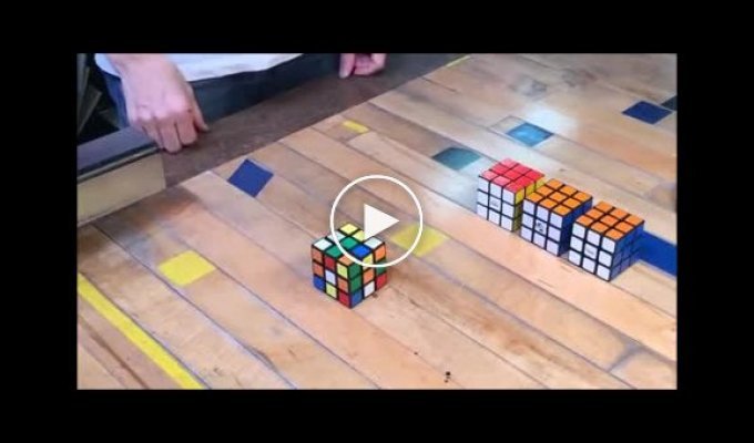 Кубик Рубик который умеет себя сам собрать