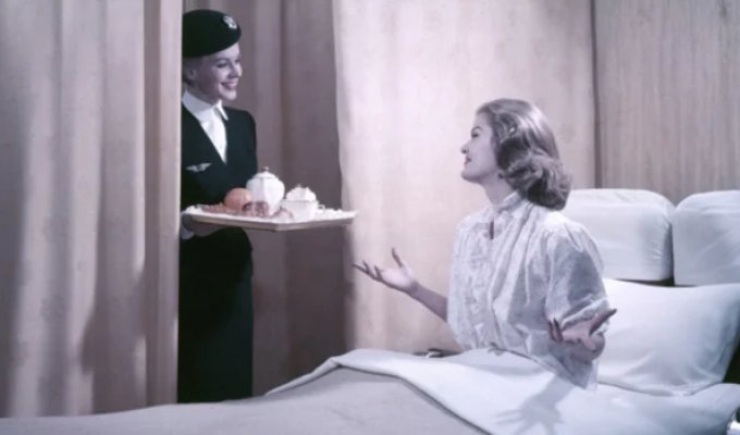Завтрак в постель: как выглядел первый класс авиакомпании Air France в 1957 году