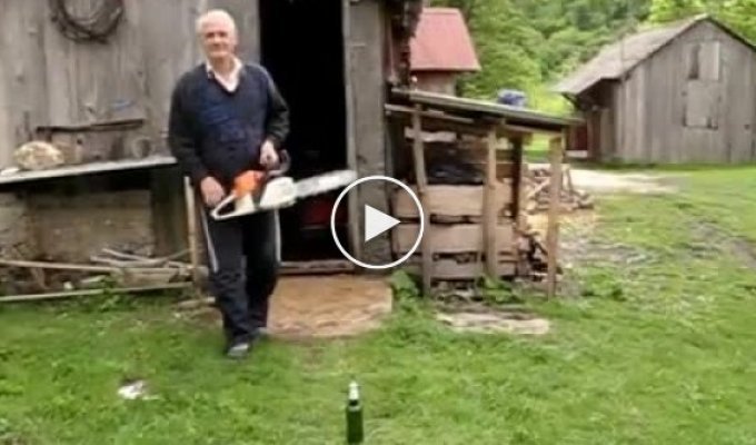 Как открыть бутылку пива с помощью бензопилы