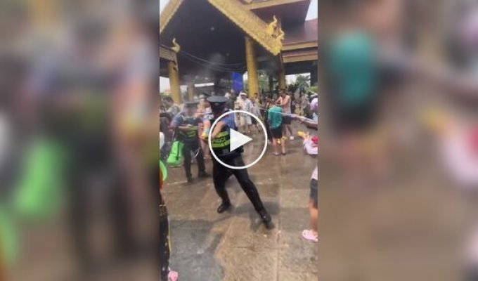 Police took part in a water splash festival in China
