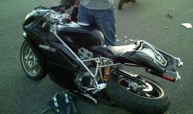 Авария мотоцикла Ducati
