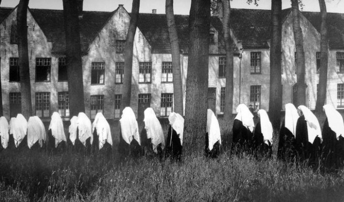 «Бегинки»: женщины, маскировавшиеся под монахинь (10 фото)