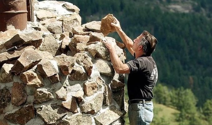 The guy spent 60 years building a castle to prove his teacher was wrong (7 photos)