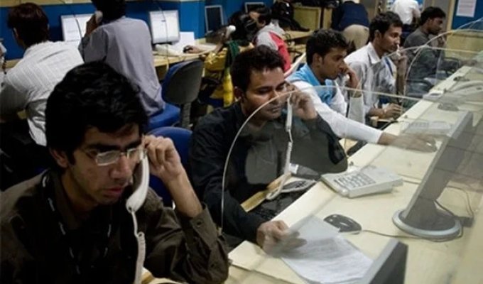 How famous Indian call centers of scammers work (11 photos)