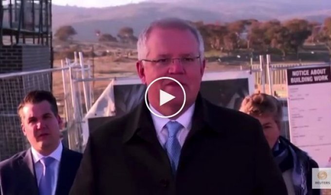 Правильный и открытый политик: Мужчина говорит премьеру Австралии уйти с его газона