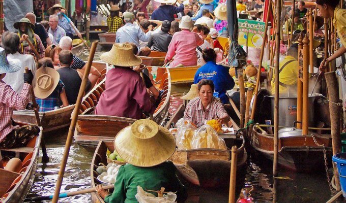 Плавучие рынки юго-восточной Азии (14 фото)
