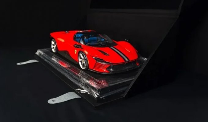 A toy Ferrari sold for the price of a real car (6 photos)