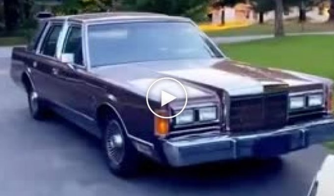 Нестареющая классика из 80-ых: Lincoln Continental