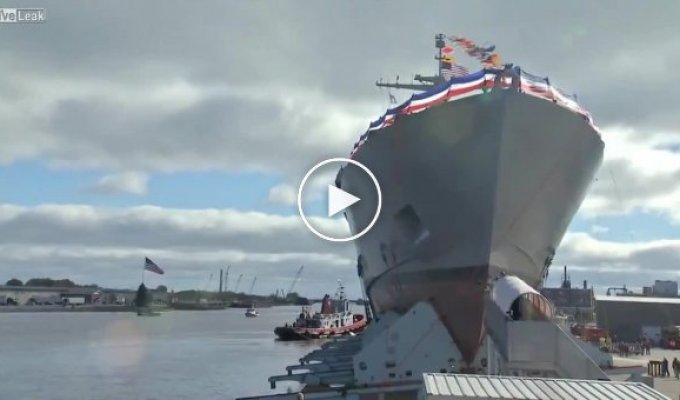 Спуск USS Detroit на воду