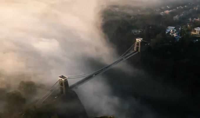 Уникальные здания и сооружения из разных стран мира (23 фото)