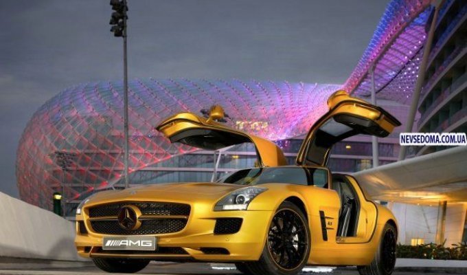 Золотистый Mercedes Gold SLS AMG – специально для показа в Дубае (12 фото)