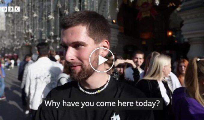 The journalist asked the Russians why they came to the concert