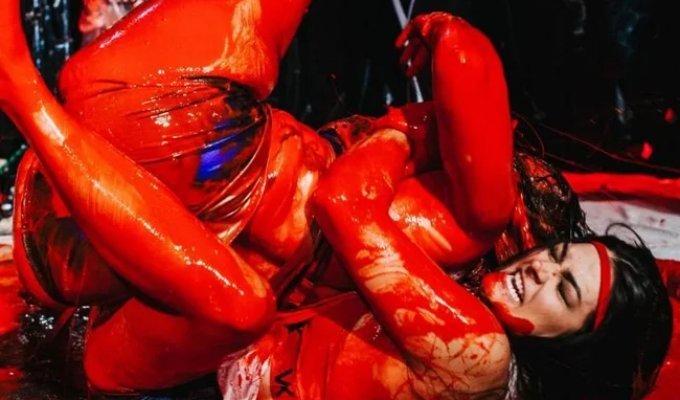 "Ditching the Kitchen for the Pit": What Women's Mud Wrestling Really Looks Like (17 Photos)