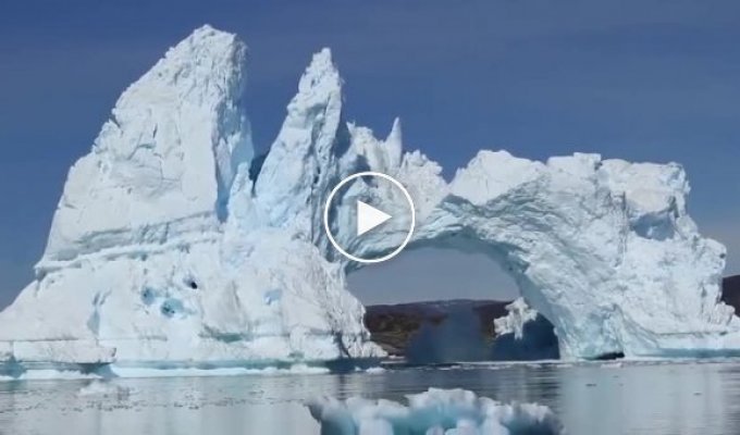 Эпичное обрушение айсберга в Гренландии