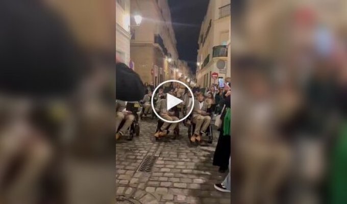 Парад Стивенов Хокингов в Испании