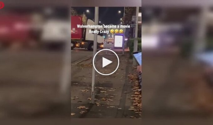 Пьяный мужчина в Британии угнал бульдозер