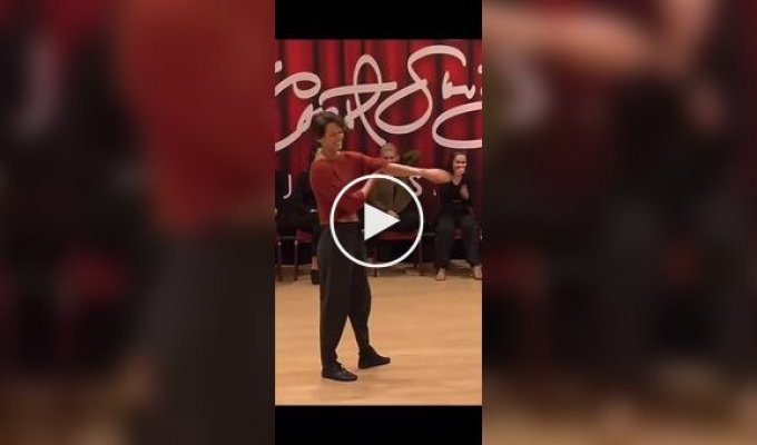 Танцювальний батл: несподівана Макарена