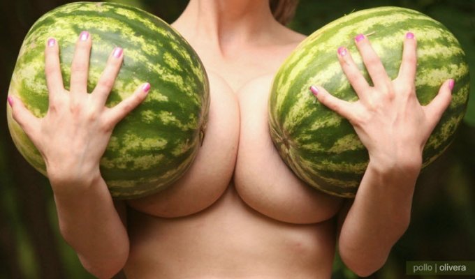 Женская грудь крупным планом (30 фото)