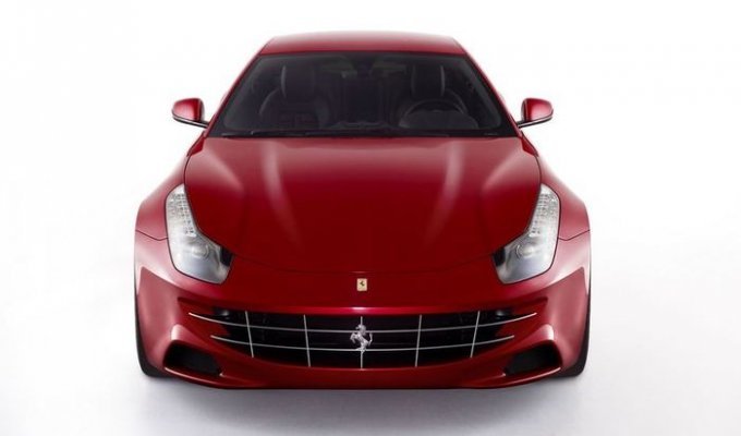 В Ferrari показали нового полноприводного жеребца FF (6 фото)
