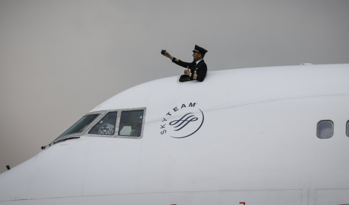 Зачем Боингу 747 люк в крыше кабины пилотов (4 фото)