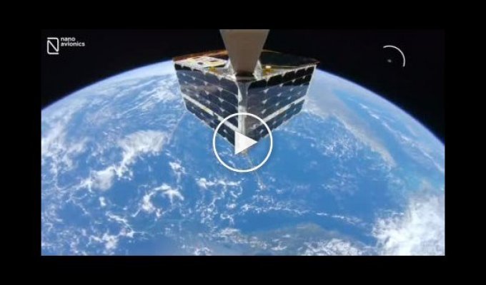 Микроспутник NanoAvionics MP42 прислал селфи-видео с орбиты