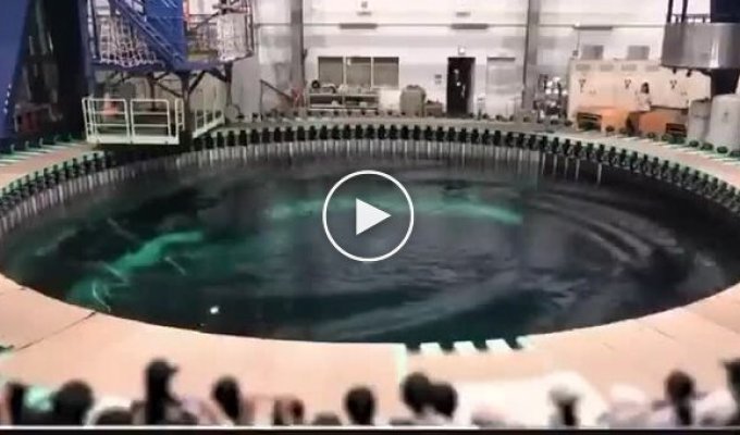 Гигантский японский резервуар, создающий штормы по команде
