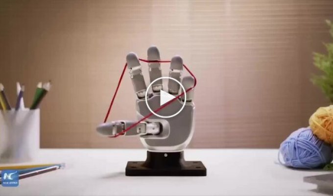 Роботизована кисть, що рухається як справжня